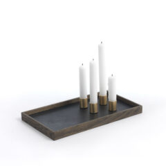 Candle Tray De Luxe fra The Oak Men med bakke i røget egetræ og lyseholdere i messing