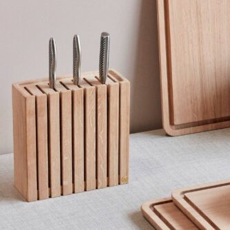 Knivblok i egetræ fra Andersen Furniture