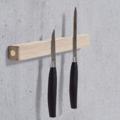 Knivmagnet i egetræ fra Andersen Furniture