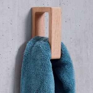 Håndklædeholder i egetræ fra Andersen Furniture